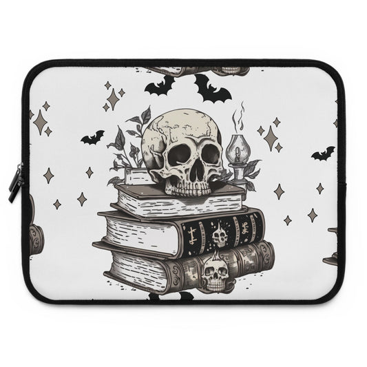 Black and white skull with bats  Tablet/Laptop Sleeve